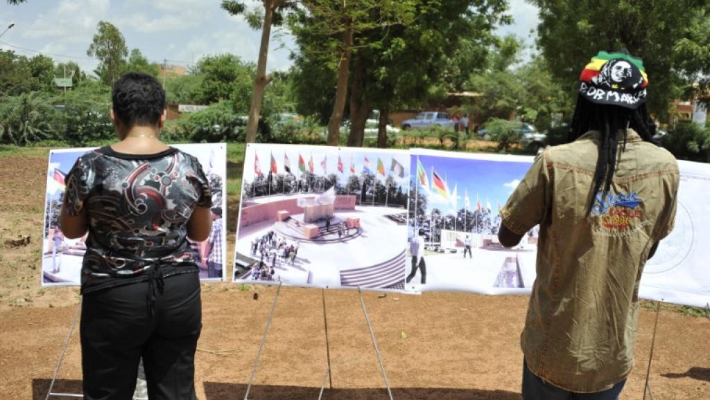 Burkina Faso: quatre ans après le crash d’Air Algérie, une stèle mémoriale inaugurée