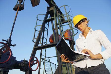 L’industrie des hydrocarbures est celle qui emploie le moins de personnel féminin, après la construction (étude)