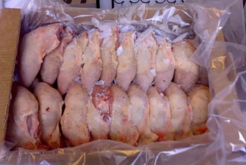 550 kilogrammes de découpes de poulets congelés saisies par la douane camerounaise