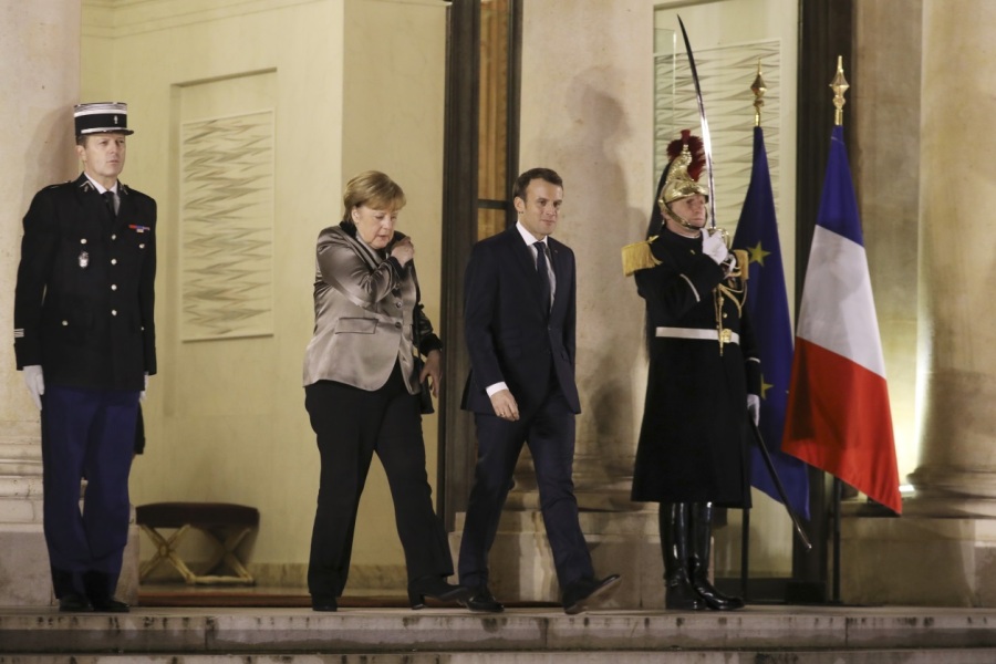 Macron et Merkel attendus en vedettes à Davos