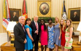 Donald Trump rencontre deux lycéennes de Chibok