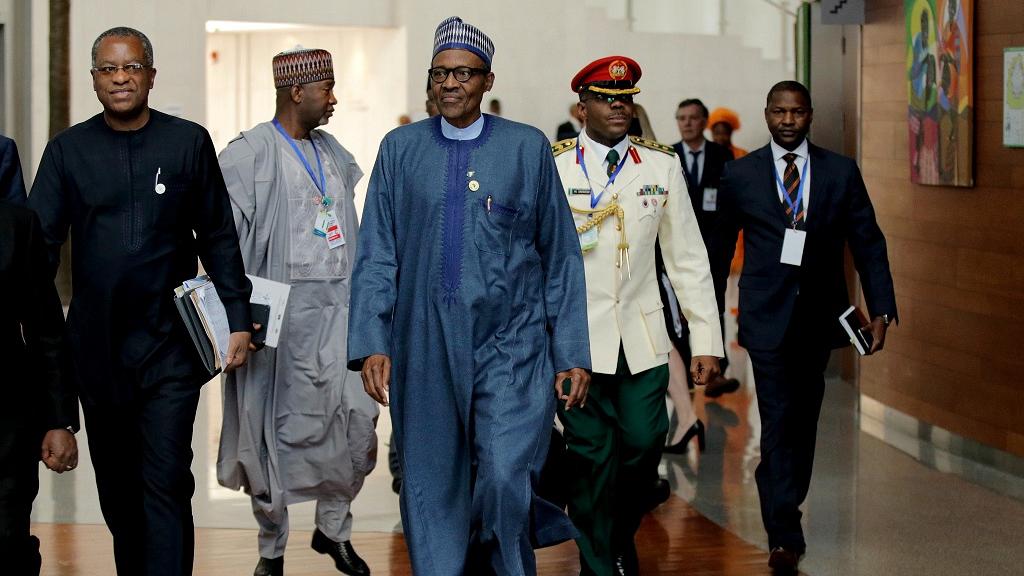 Au Nigeria, Buhari pris entre deux feux