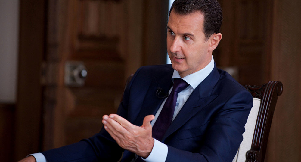 Assad qualifie d’irréaliste l’idée de Trump de créer des zones sécurisées en Syrie