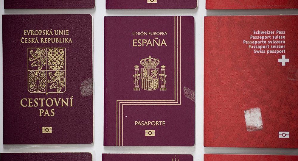 «Les passeports européens en solde»