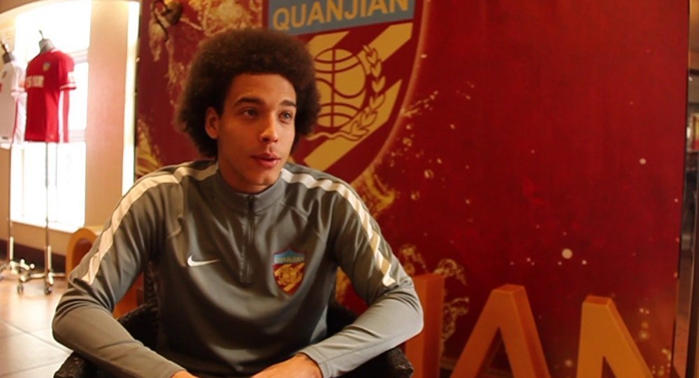 EXCLUSIF: Axel Witsel brise le mythe du racisme dans les stades russes