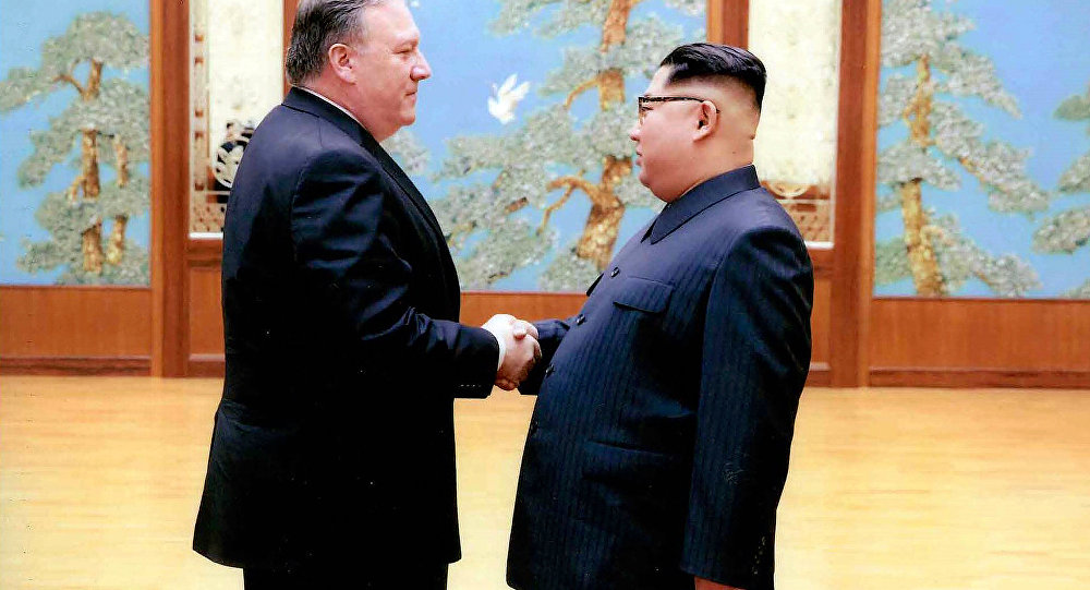 La Maison-Blanche publie des photos de la rencontre entre Pompeo et Kim