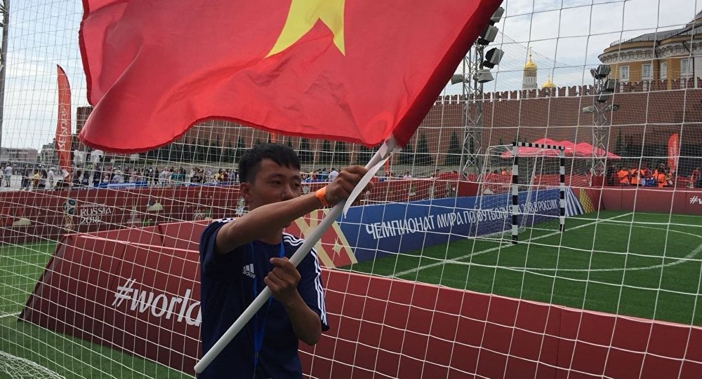 La place Rouge accueille un match de foot disputé par de jeunes Vietnamiens (photos)