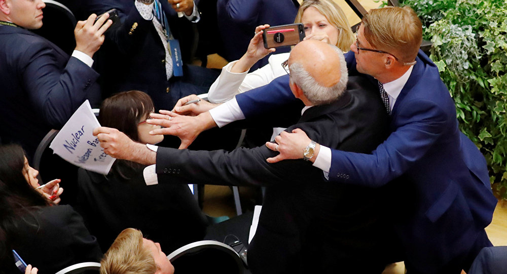 Un journaliste expulsé de la conférence de presse Trump-Poutine à Helsinki (vidéo)