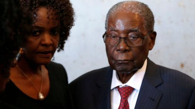 Une valise d’argent volée chez Mugabe