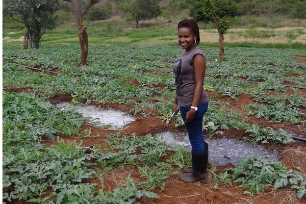 Kenya : Une jeune entrepreneuse a du succès grâce aux pastèques