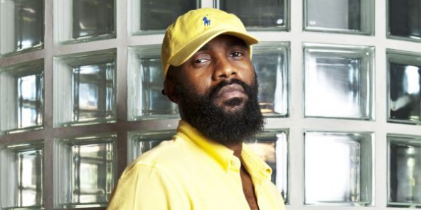 Fally Ipupa est un chanteur de RDC.