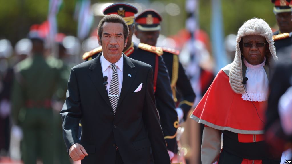 La démission exemplaire du président Khama au Botswana