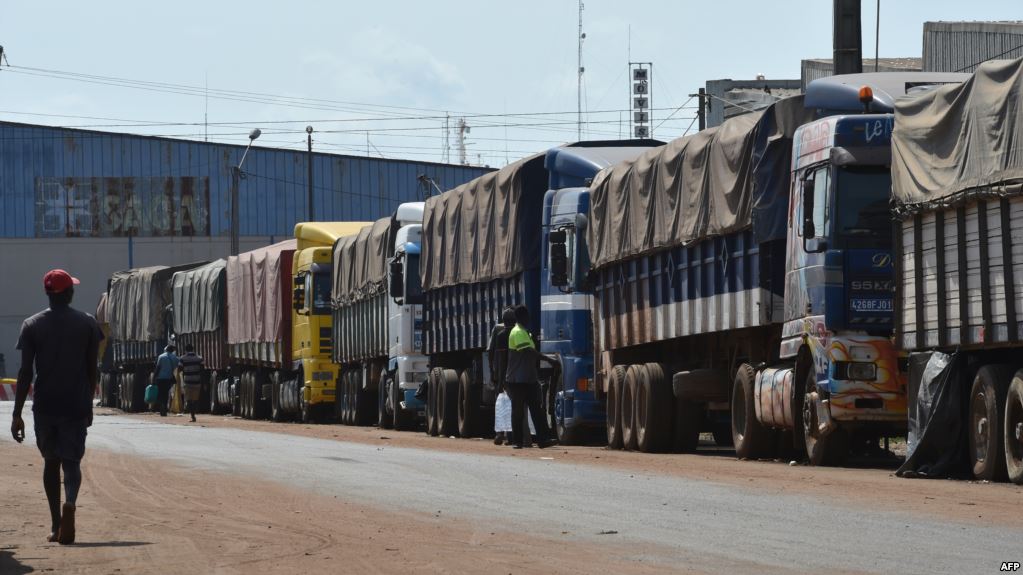 Des centaines de camions de café bloqués au port d’Abidjan en Côte d’Ivoire