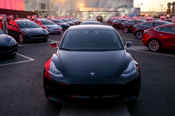 Toujours en perte, Tesla double son chiffre d’affaires