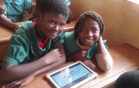 Au Cameroun, l’opérateur télécoms Orange a déjà connecté 10 000 enfants à son projet «Ecoles numériques»