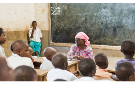Côte d’Ivoire : Seulement 63,1 % des élèves ivoiriens achèvent le cycle primaire contre 72,6 % en Afrique et 92,8 % dans les pays à revenu intermédiaire.