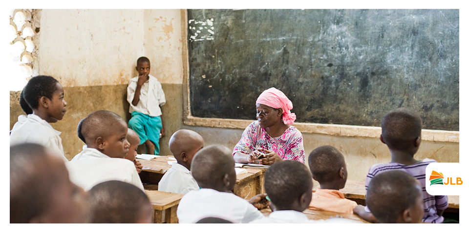 Côte d’Ivoire : Seulement 63,1 % des élèves ivoiriens achèvent le cycle primaire contre 72,6 % en Afrique et 92,8 % dans les pays à revenu intermédiaire.