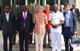 Visite de l’ambassadeur de la turquie son excellence esra demir au port d’abidjan en images