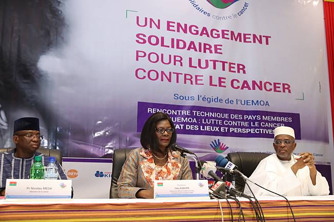 Lutte contre le cancer dans l’espace UEMOA : Une rencontre technique se tient à Ouagadougou à l’initiative de la Première Dame du Faso en images