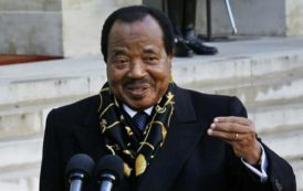 Cameroun : Depuis 1982 que paul biya est au pouvoir il salut tous les présidents français avec la même écharpe en images