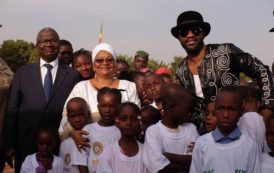 La Première Dame du Mali, préside la cérémonie de remise du Chèque géant de 10.000.000 Fcfac par Fally Ipupa Fondation en images