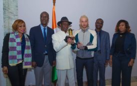 Remise du SOTIGUI AWARDS à Sidiki bakaba à l’ambassade de Cote d’ivoire en France avec en presence de nombreux invités en images