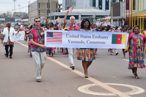 U.S. Embassy Yaounde se tient avec des femmes camerounaises à la journée internationale de la femme (En images).