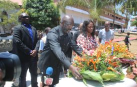 Libéria : Le Président Weah visite plusieurs sites graves de proches, amis, partisans tombés du CDC en images