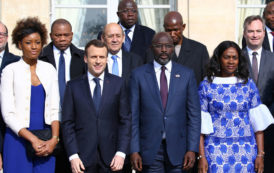 Macron reçoit Weah à l’Elysée en présence de Drogba et Mbappé en images