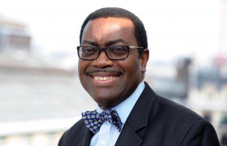 Le Président Akinwumi Adesina visite un projet d’interconnexion électrique entre le Maroc et l’Espagne, financé par la BAD