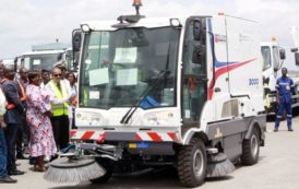 Salubrite Urbaine : le gouvernement ivoirien receptionne 200 vehicules de transfert de dechets menagers