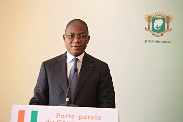 Aéroport Félix Houphouët-Boigny d’Abidjan : le gouvernement ivoirien obtient une baisse de 30% des tarifs des services d’assistance en escale