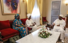 Macky Sall a reçu hier les responsables du centre Talibou Dabo et du village SOS.(Photos)