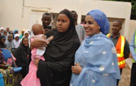 La Première Dame du Niger a présidé une Cérémonie de donation de 15 tonnes de riz aux veuves et orphelins des soldats tombés sur le champs de l’honneur.(Photos)