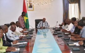 Le Président Kaboré reçoit un rapport des partis politiques représentés à l’Assemblée nationale.(Photos)