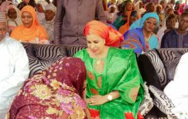 La première Dame du Niger a offert des vivres aux personnes soufrantes de la Drepanocytose.[Photos]