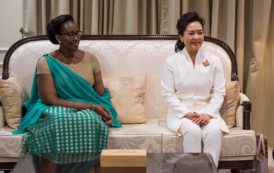 L’épouse du président chinois visite une école de filles au Rwanda [Photos]