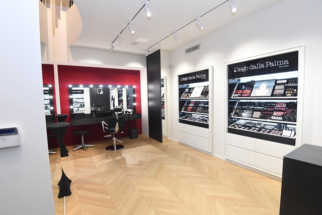 Nouveau studio de maquillage pour Diego de La Palma Milan