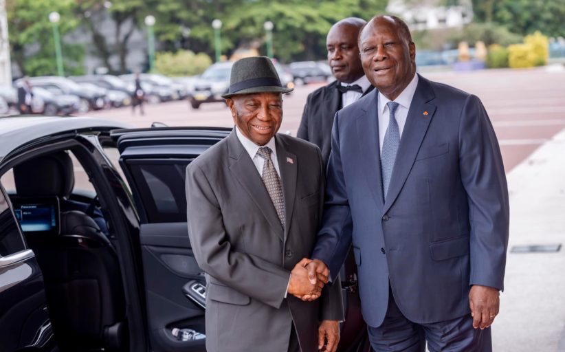 Président Alassane Ouattara et Président Joseph Boakai (photos)