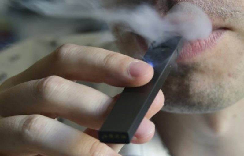 Cigarette électronique: enquête aux USA sur un éventuel lien entre vapotage et convulsions