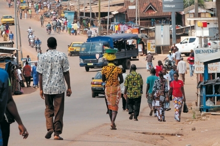 Centre-ouest Côte-d’Ivoire: 300 personnes manifestent à Gagnoa pour “le départ” d’un chef de village