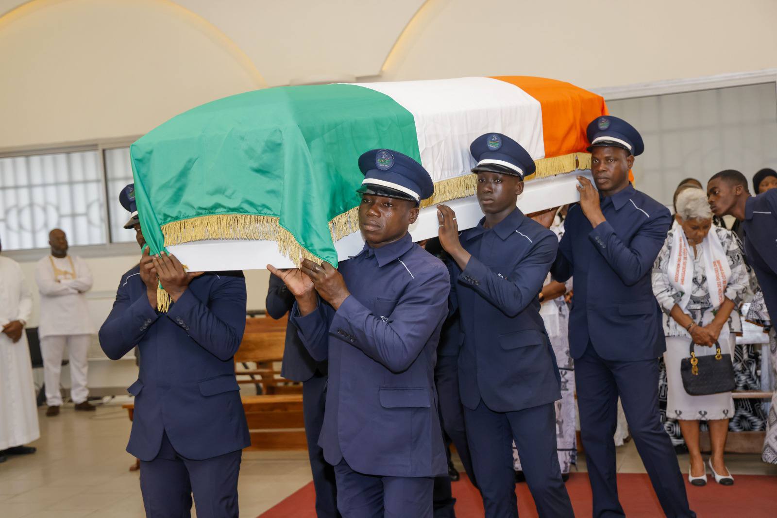 Honneurs militaires à Amara ESSY (photos)
