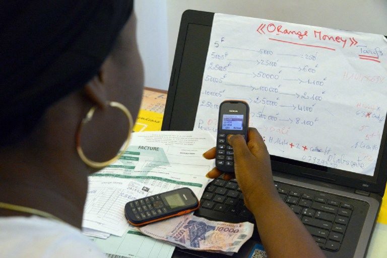 L’État de Côte-d’Ivoire instaure une nouvelle taxe sur les transferts d’argent par téléphone mobile