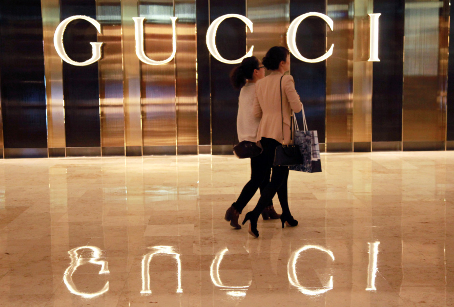 Le géant du luxe Kering toujours dopé par Gucci