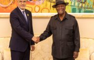 Alassane Ouattara, reçoit une délégation mauritanienne conduite par le Ministre de l’Économie et des Finances, Sid’ Ahmed Ould Bouh (Images)