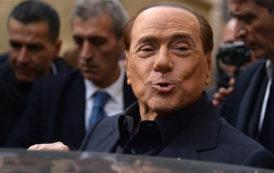 Une «jolie maman» : Silvio Berlusconi donne son avis sur Brigitte Macron (VIDEO)