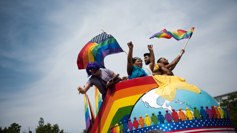 Le mariage homosexuel autorisé en Allemagne, Merkel vote contre