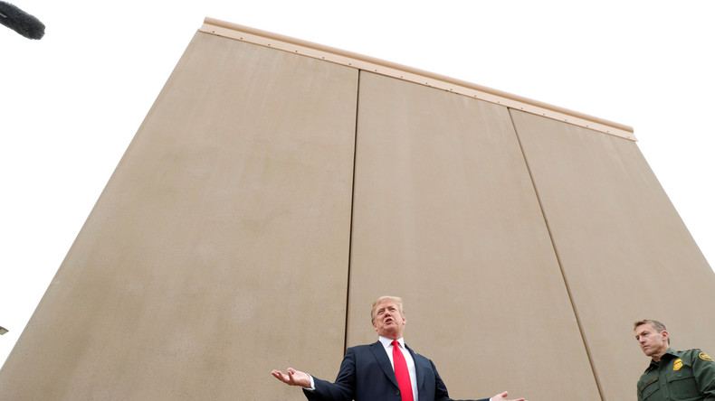 Mur à la frontière mexicaine : huit prototypes ont été présentés à Donald Trump (PHOTOS)