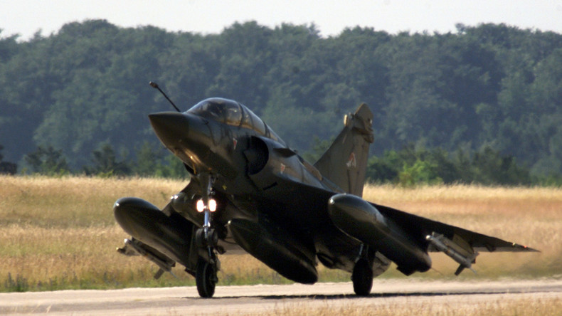 Une bombe d’exercice lâchée par un avion de l’armée de l’Air française dans le Loiret, deux blessés