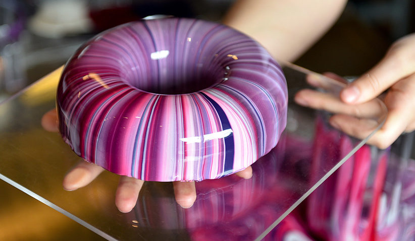 Trop beaux pour être mangés: les gâteaux «miroirs» de cette pâtissière russe font un tabac